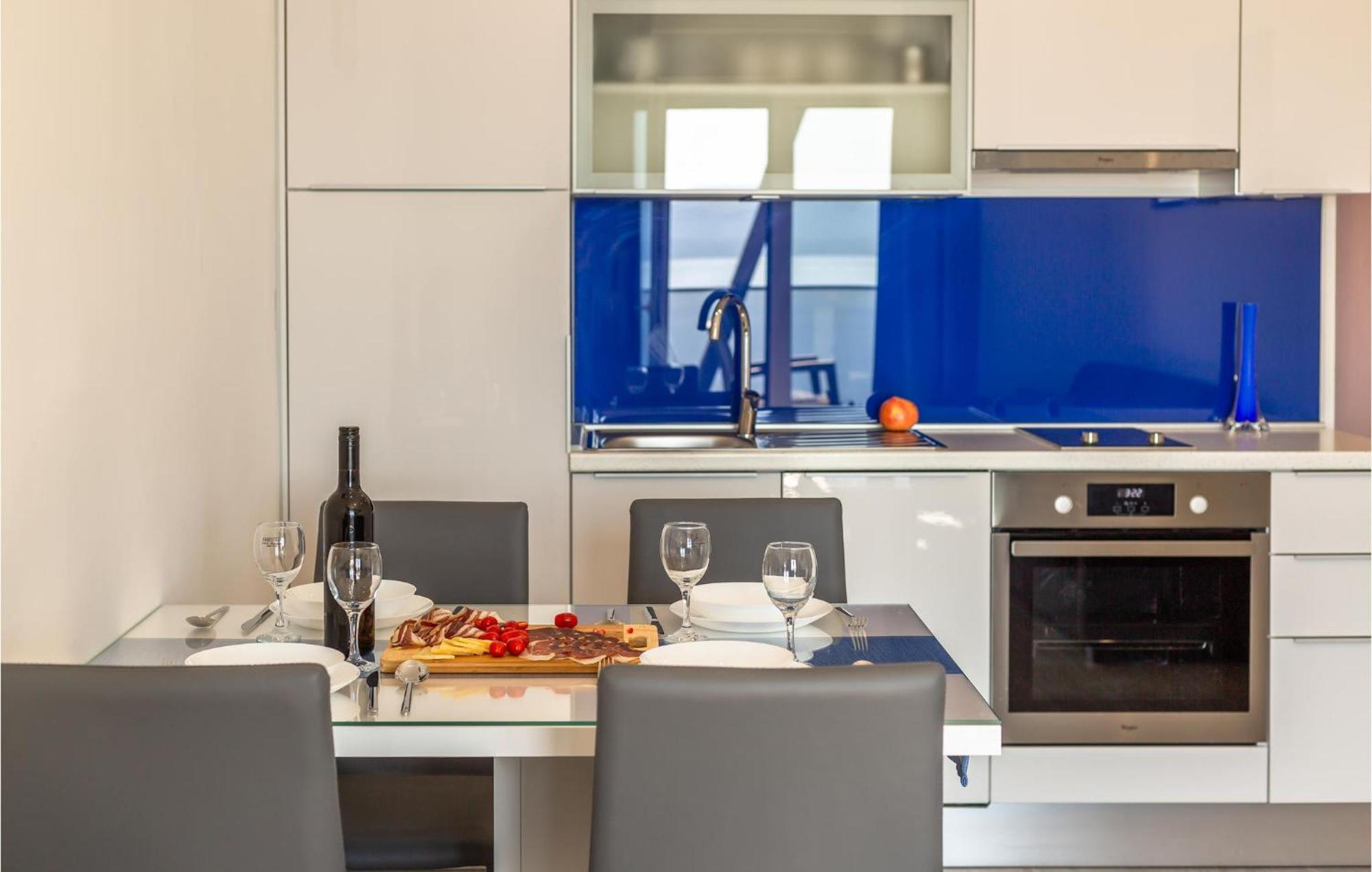 Amazing Apartment In Medici With Kitchen Kutlesa ภายนอก รูปภาพ