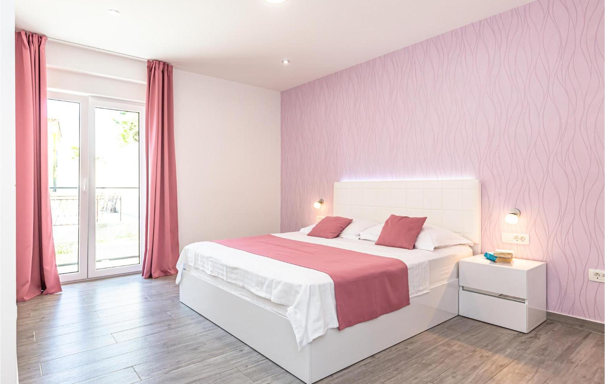 Amazing Apartment In Medici With Kitchen Kutlesa ภายนอก รูปภาพ